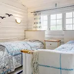 5 Bedroom Gorgeous In * Skjærhollen