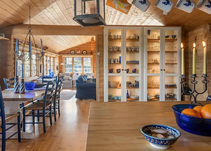 5 Bedroom Gorgeous In Holiday home *